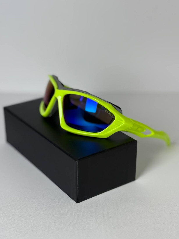 عینک آفتابی ورزشی برند Oakley | مجهز به فوم ضدباد