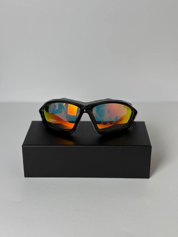 عینک آفتابی ورزشی برند Oakley | مجهز به فوم ضدباد