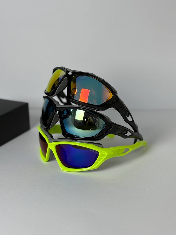 عینک آفتابی ورزشی برند Oakley | مجهز به فوم ضدباد