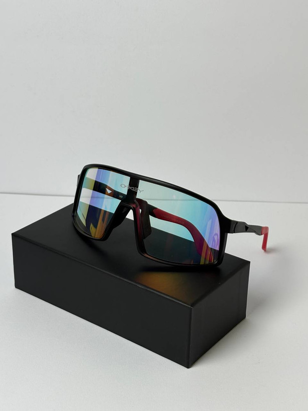 عینک آفتابی ورزشی برند Oakley