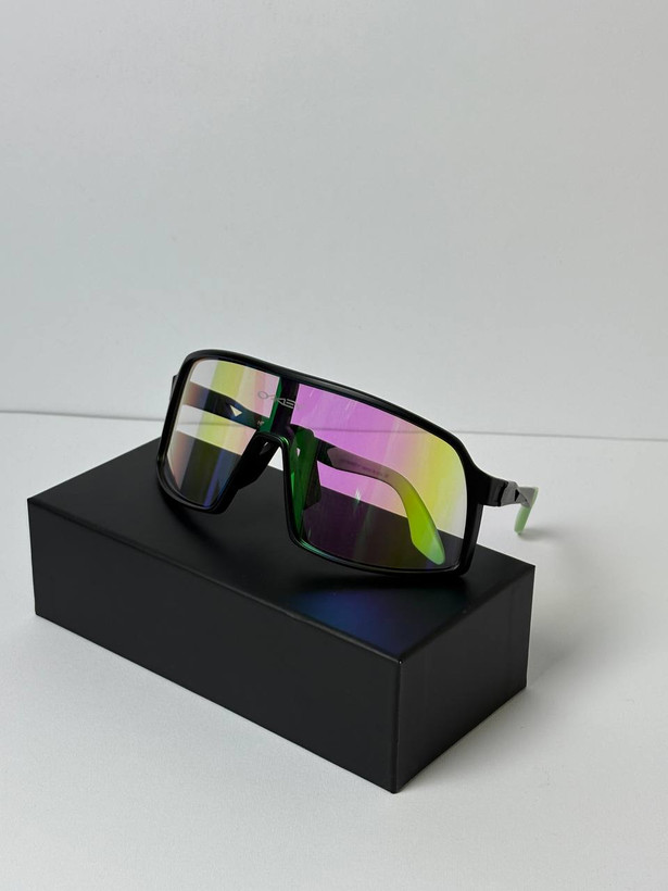 عینک آفتابی ورزشی برند Oakley