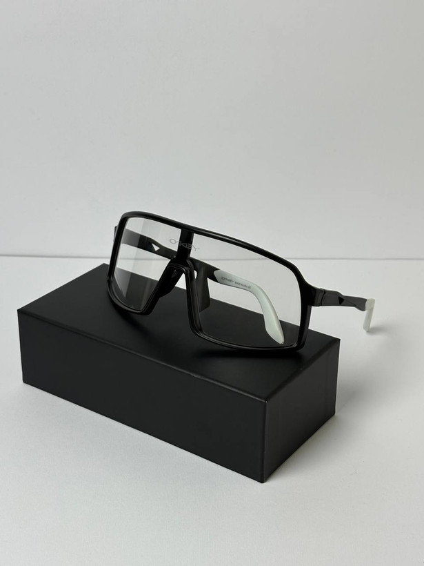 عینک آفتابی ورزشی برند Oakley
