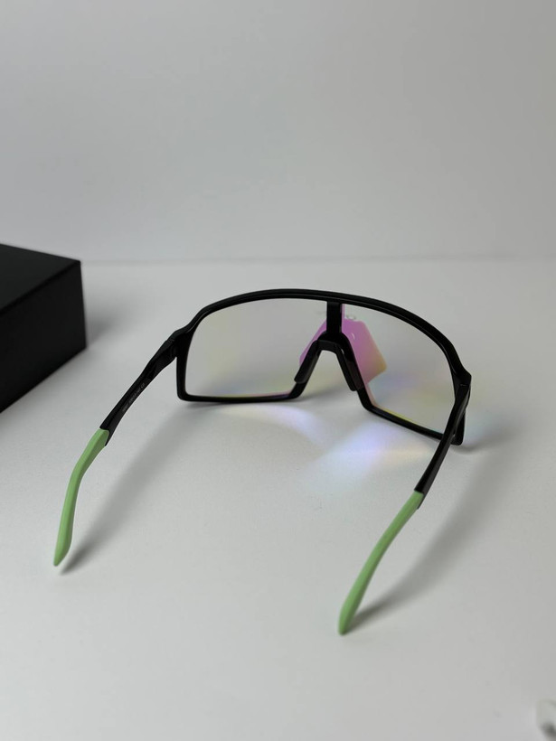 عینک آفتابی ورزشی برند Oakley